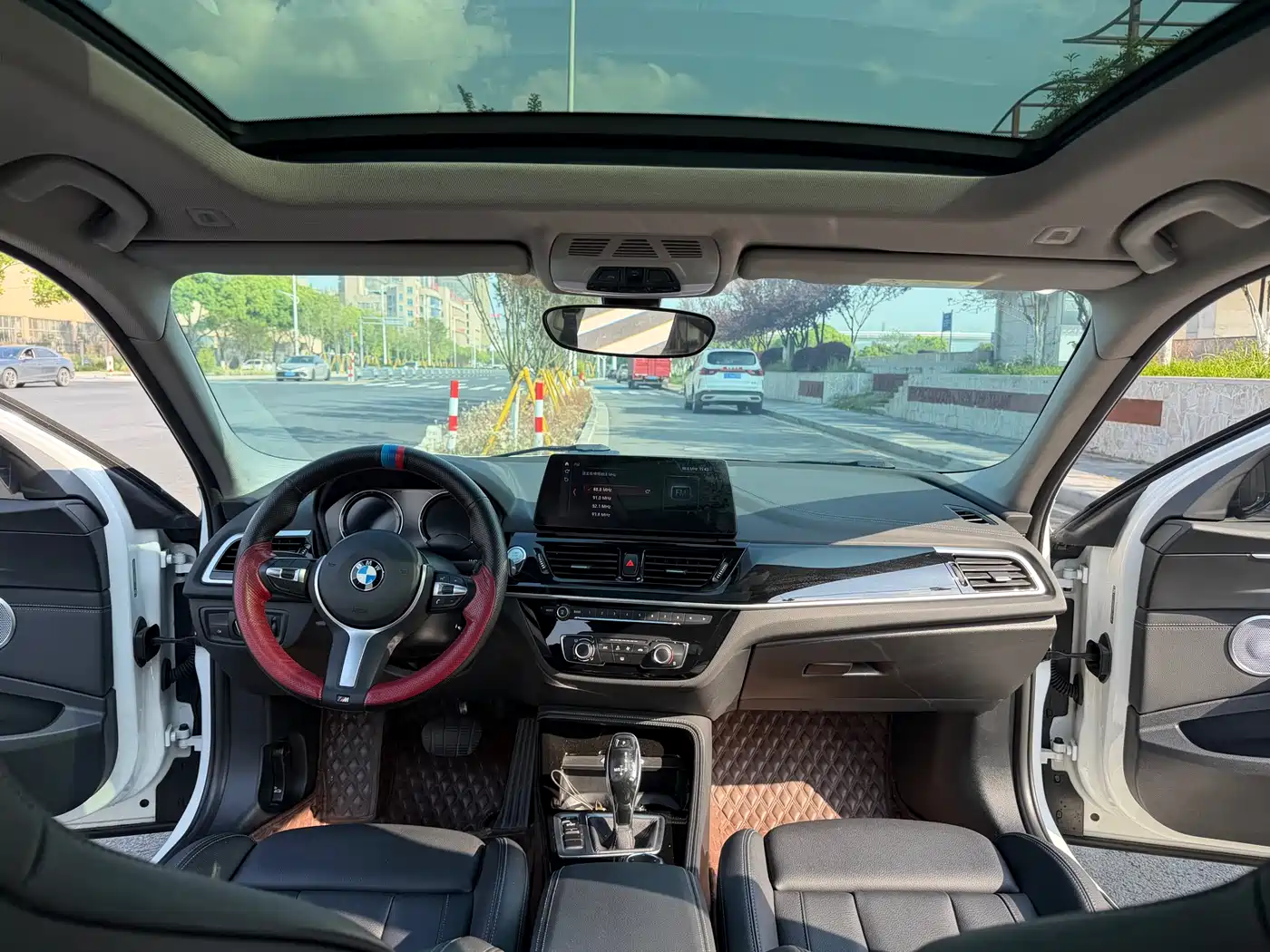 BMW 1 Series 2021 125i M Sport Black Night Edition фото 7