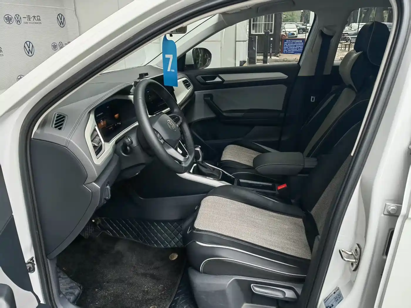 Volkswagen T-ROC 2025 280TSI DSG 2WD Time Edition фото 7