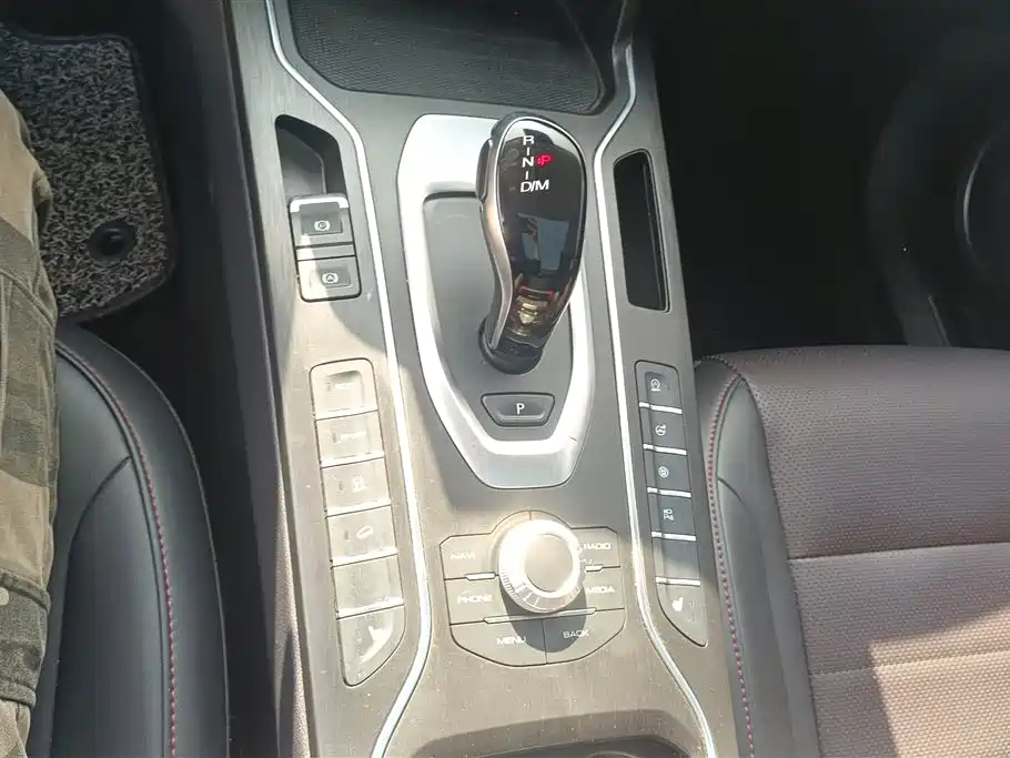 WEI PAI WEI BRAND VV5