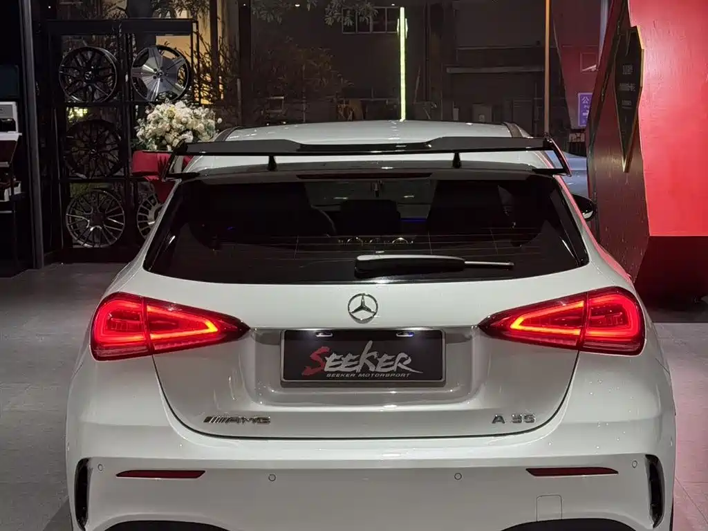 Mercedes-Benz A-Class AMG (Import) 2020 AMG A 35 4MATIC фото 5