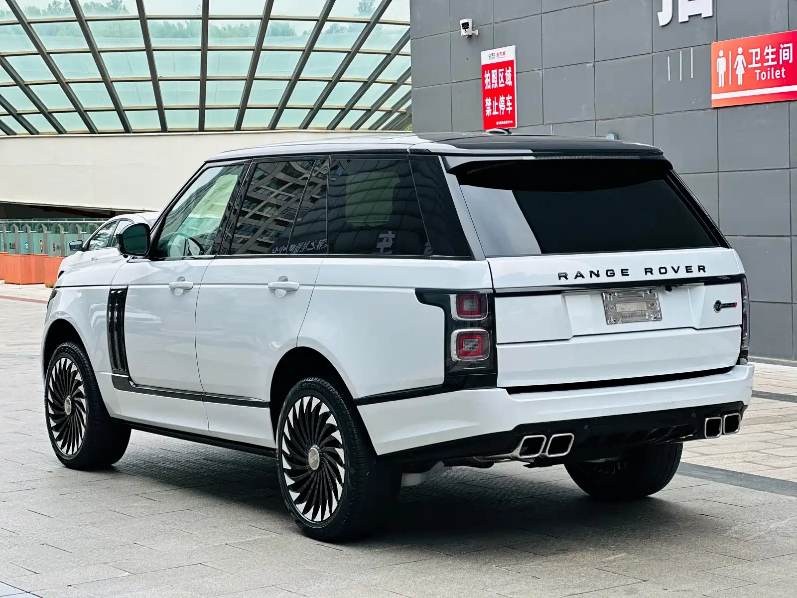 Фото 10 - Land Rover Range Rover