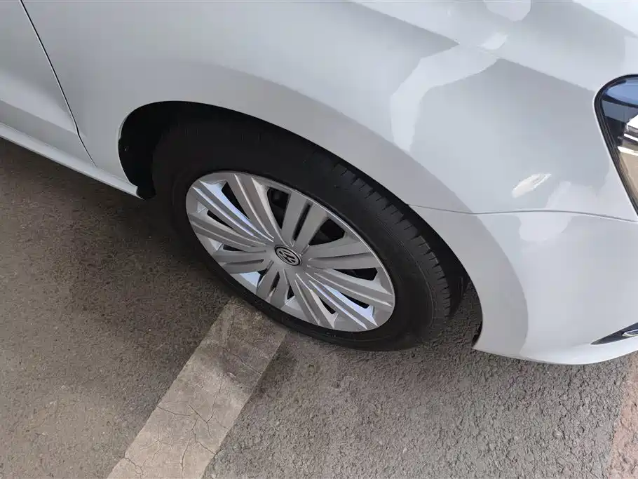 Volkswagen Polo 2016 1.6L Automatic Comfort фото 6