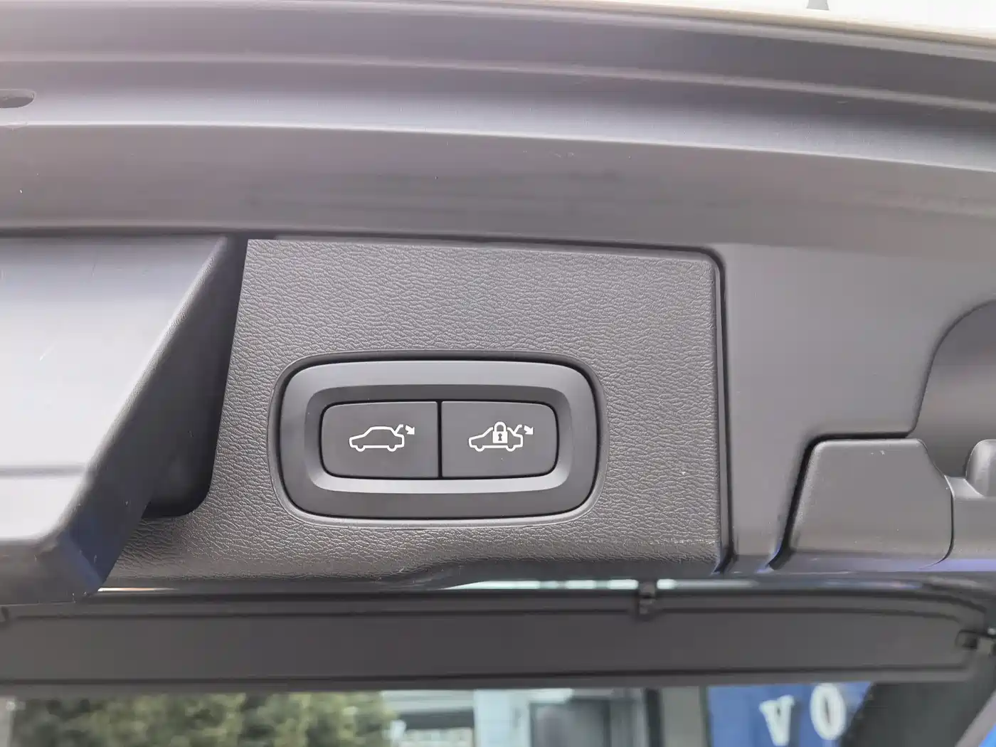 VOLVO XC60 PLUG IN HYBRID