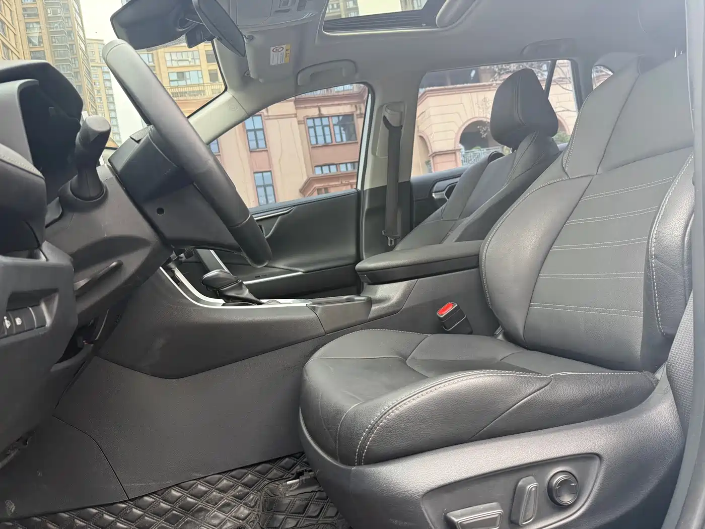 Toyota Wildlander 2022 2.0L CVT AWD Luxury Edition фото 9