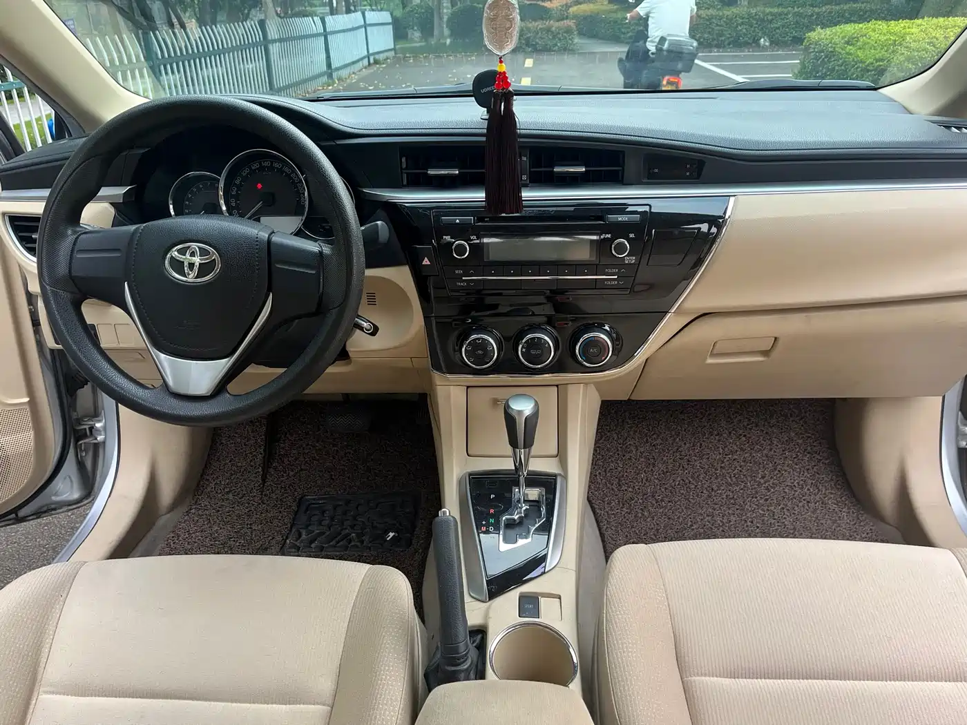 Toyota Corolla 2014 1.6L CVT GL фото 4