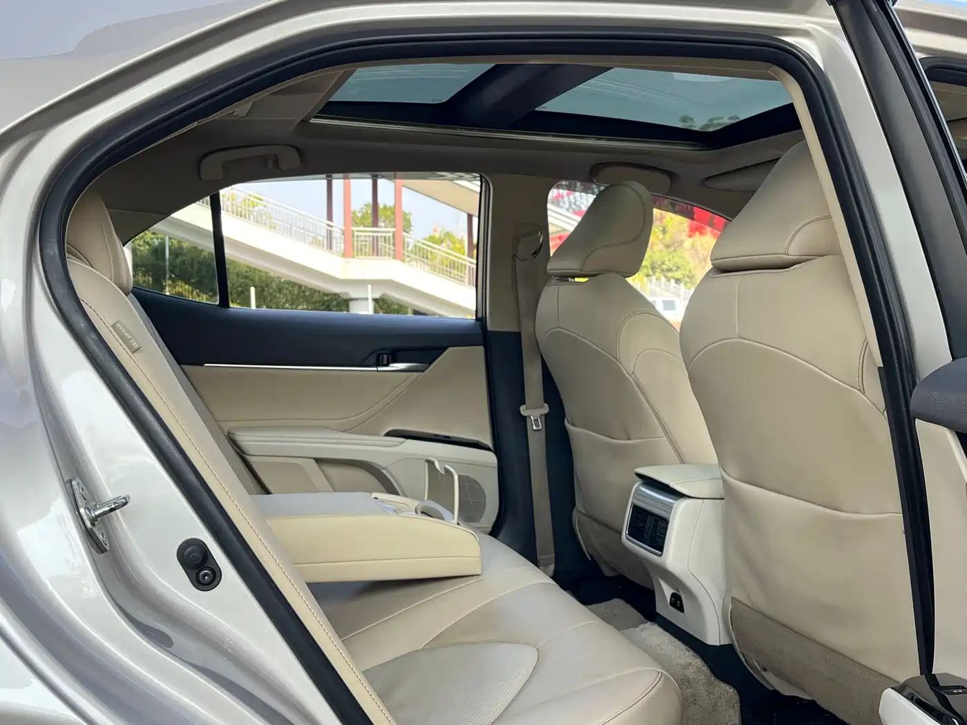 Toyota Camry 2019 Hybrid 2.5HG Luxury Edition China V фото 26