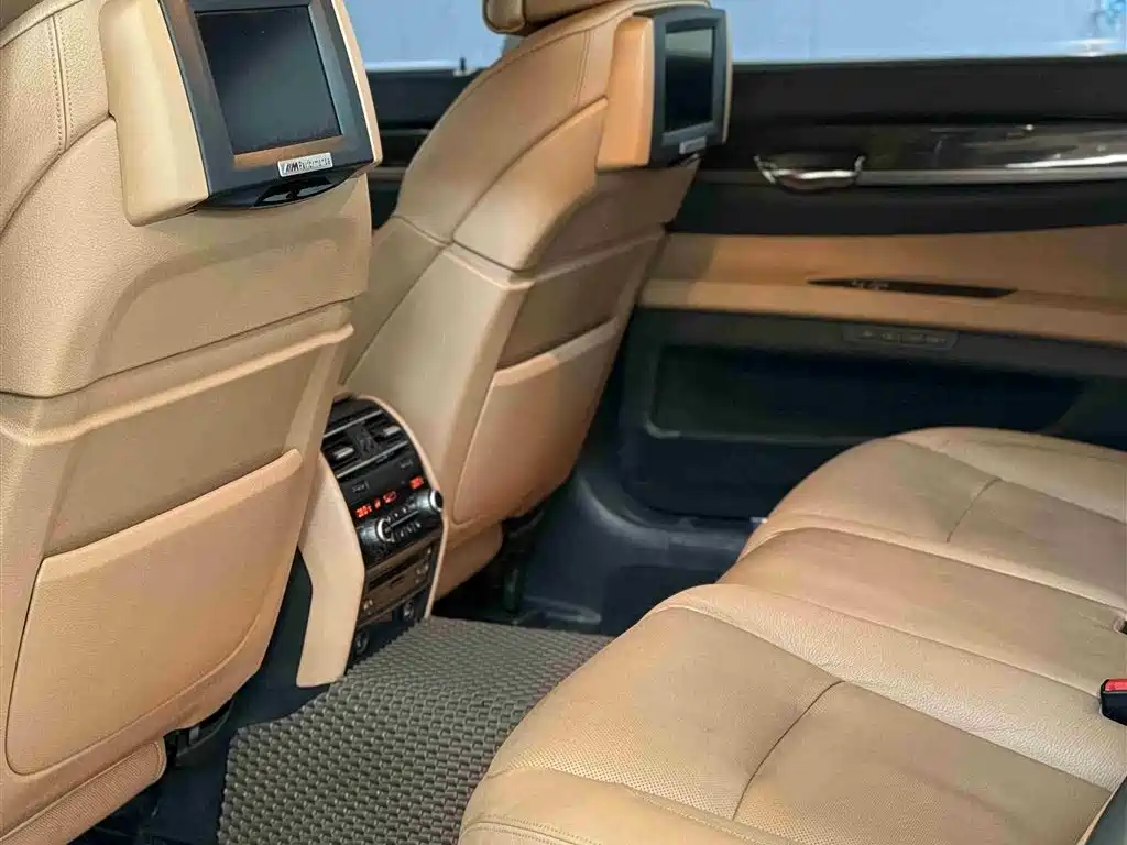 BMW 7 Series 2011 730Li Elegance фото 5