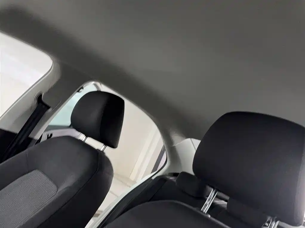 VOLKSWAGEN SANTANA