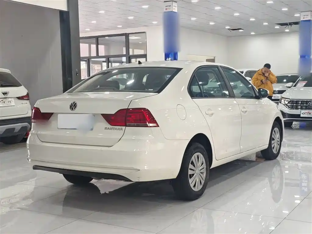VOLKSWAGEN SANTANA