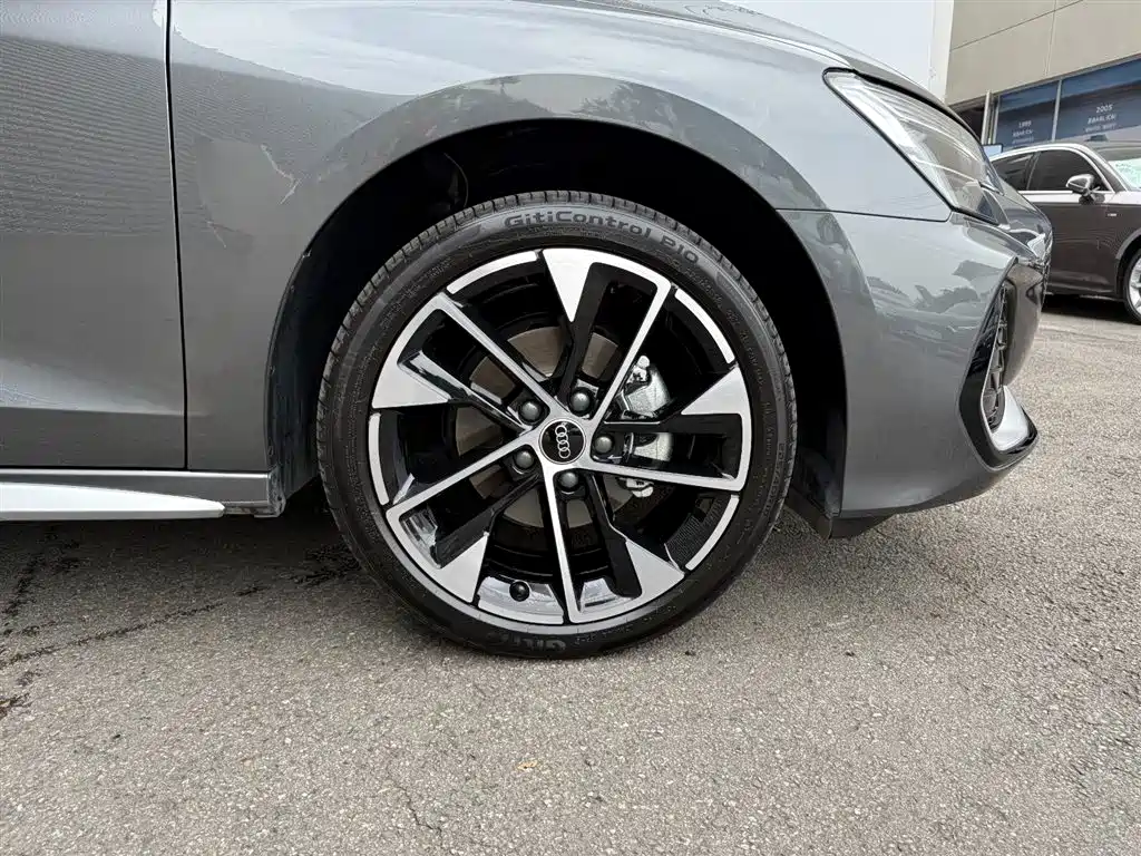 Audi A3 2025 A3L Limousine 35TFSI Flying Premium фото 16
