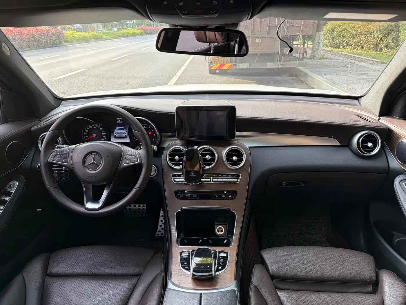 Mercedes-Benz GLC 2016 GLC 300 4MATIC Dynamic фото 10