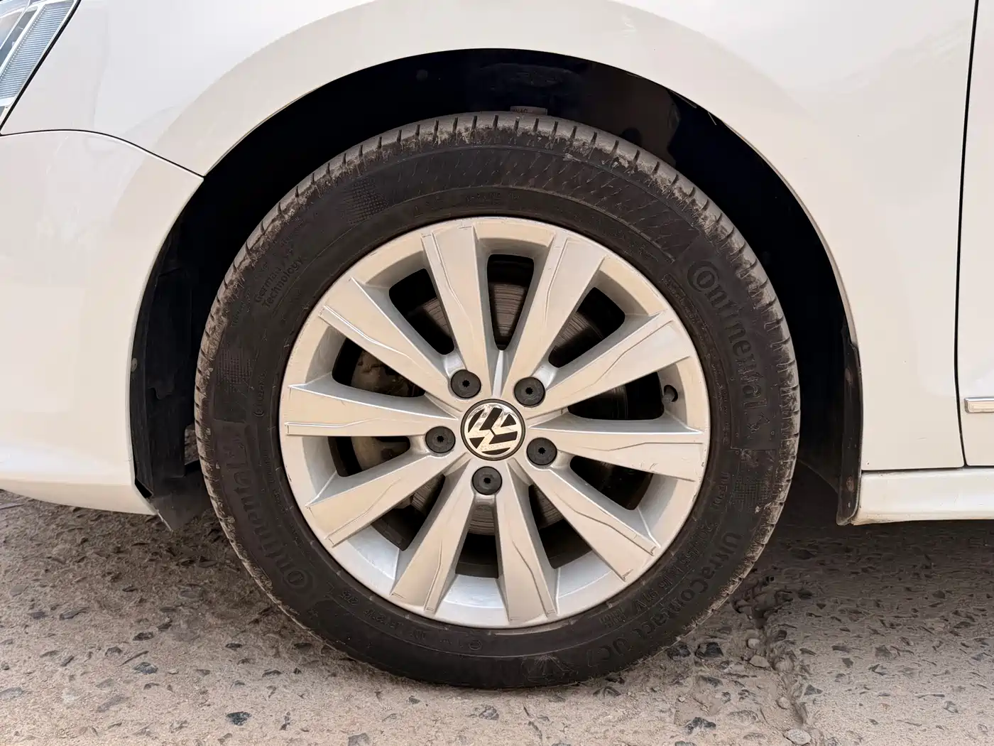 Volkswagen Sagitar 2016 230TSI 25th Anniversary Edition фото 9