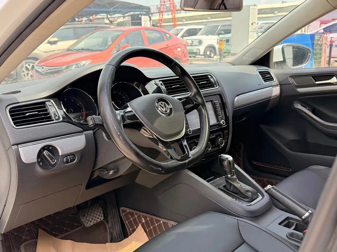 Volkswagen Sagitar 2016 230TSI 25th Anniversary Edition фото 10