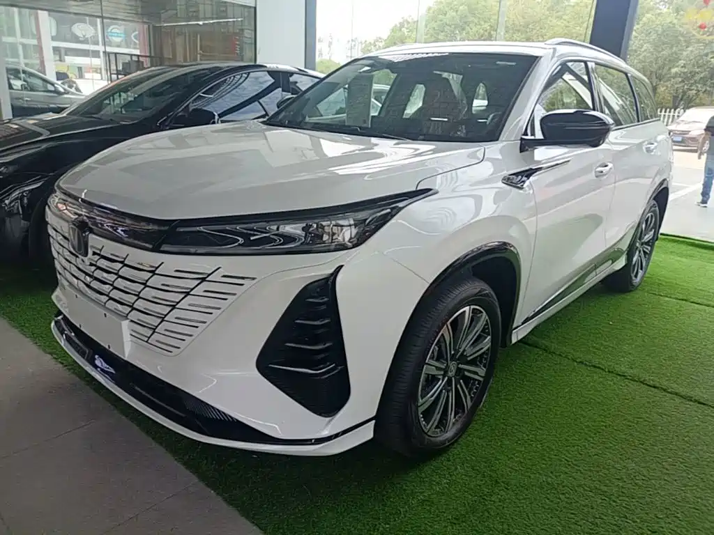 Фото 2 - Changan CS75 PLUS