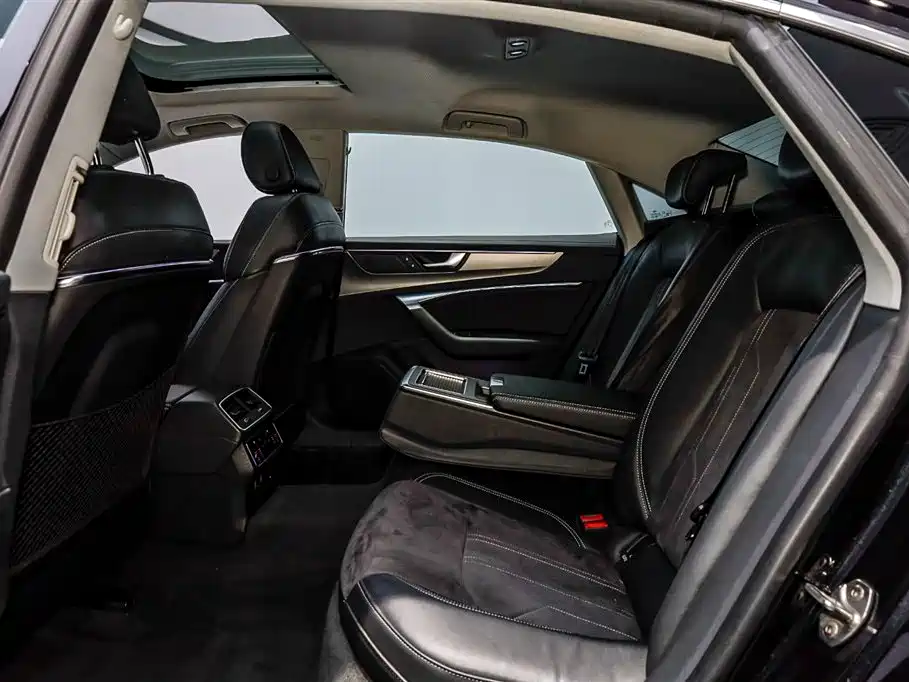 Audi A7L 2024 45TFSI S-line Dream Edition Crystal Package фото 10
