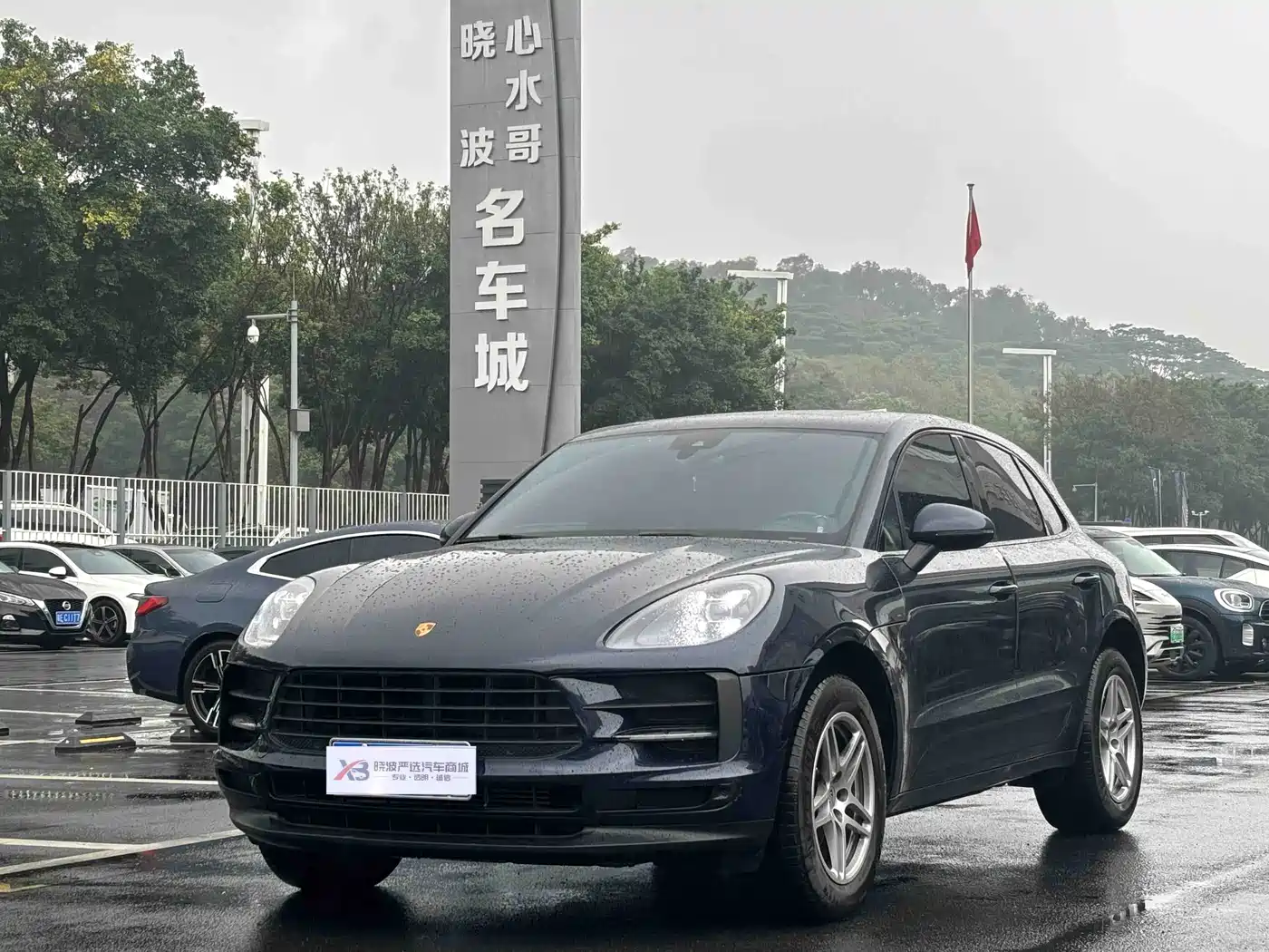 PORSCHE MACAN