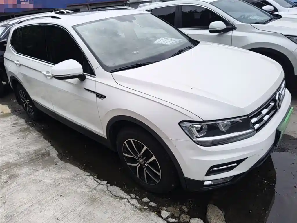 Volkswagen Tiguan L 2018 Facelift 330TSI Automatic 2WD Luxury Edition фото 22