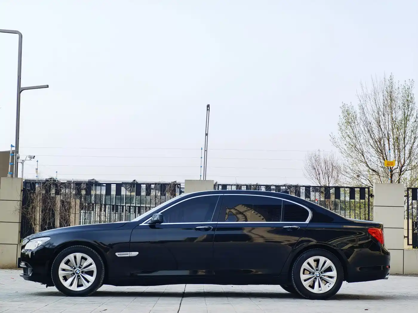 BMW 7 Series 2009 730Li Luxury фото 39