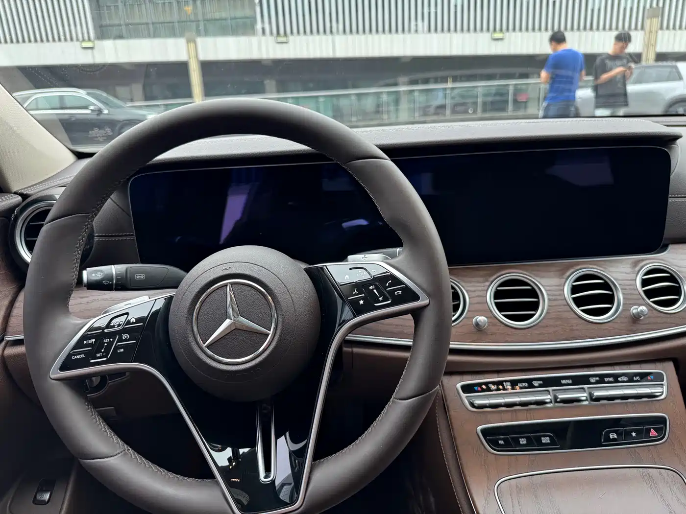 Mercedes-Benz E-Class 2021 E 260 L фото 11