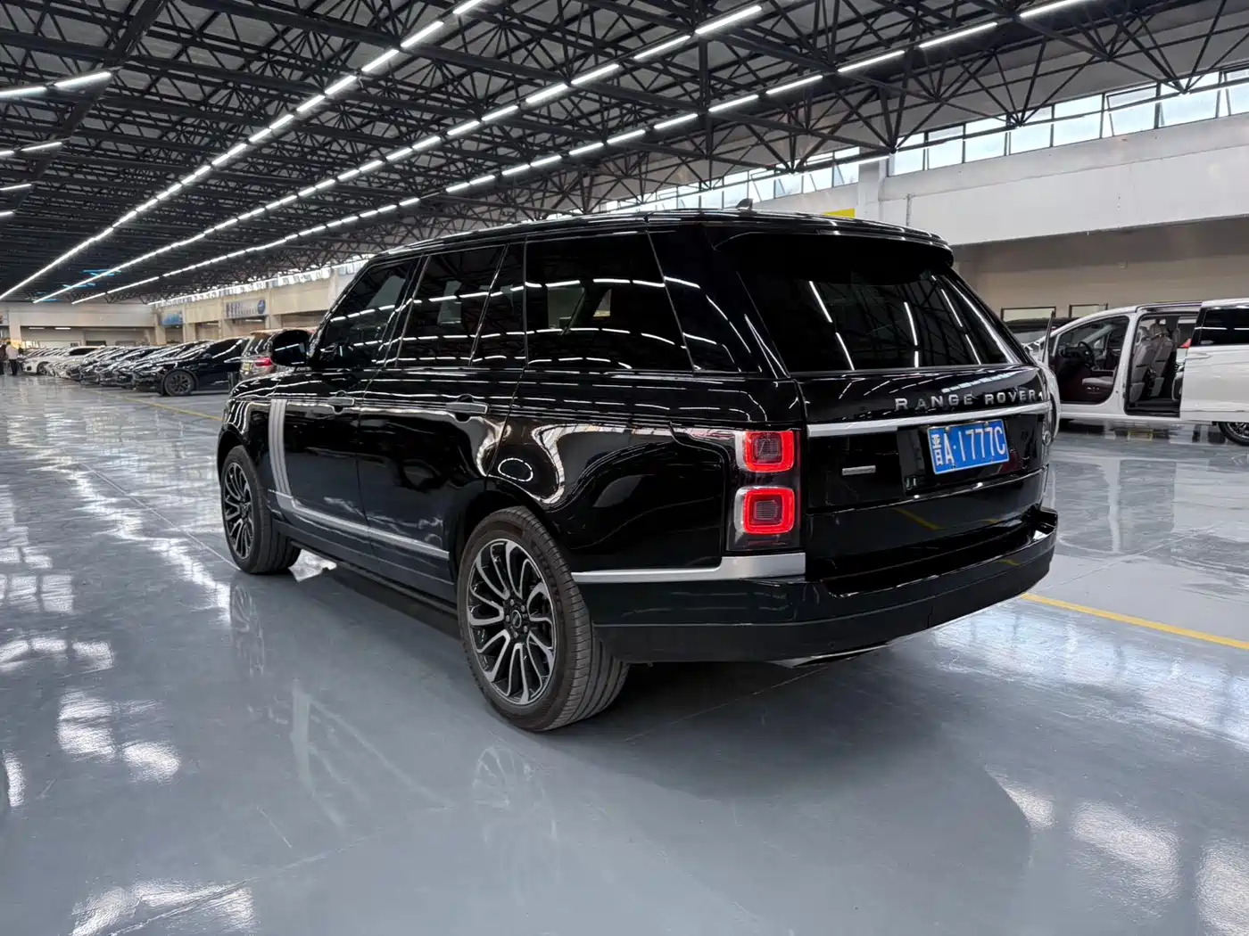 Land Rover Range Rover 2015 3.0 SC V6 Obsidian Limited Edition фото 9