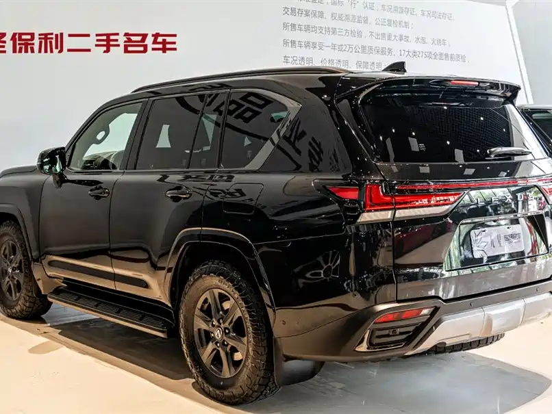 Lexus LX 2025 700h OVERTRAIL Frontier Edition фото 3