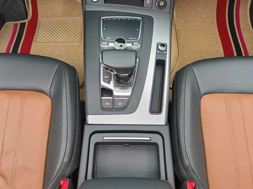 Audi Q5L 2020 45 TFSI Exclusive Fashion фото 17