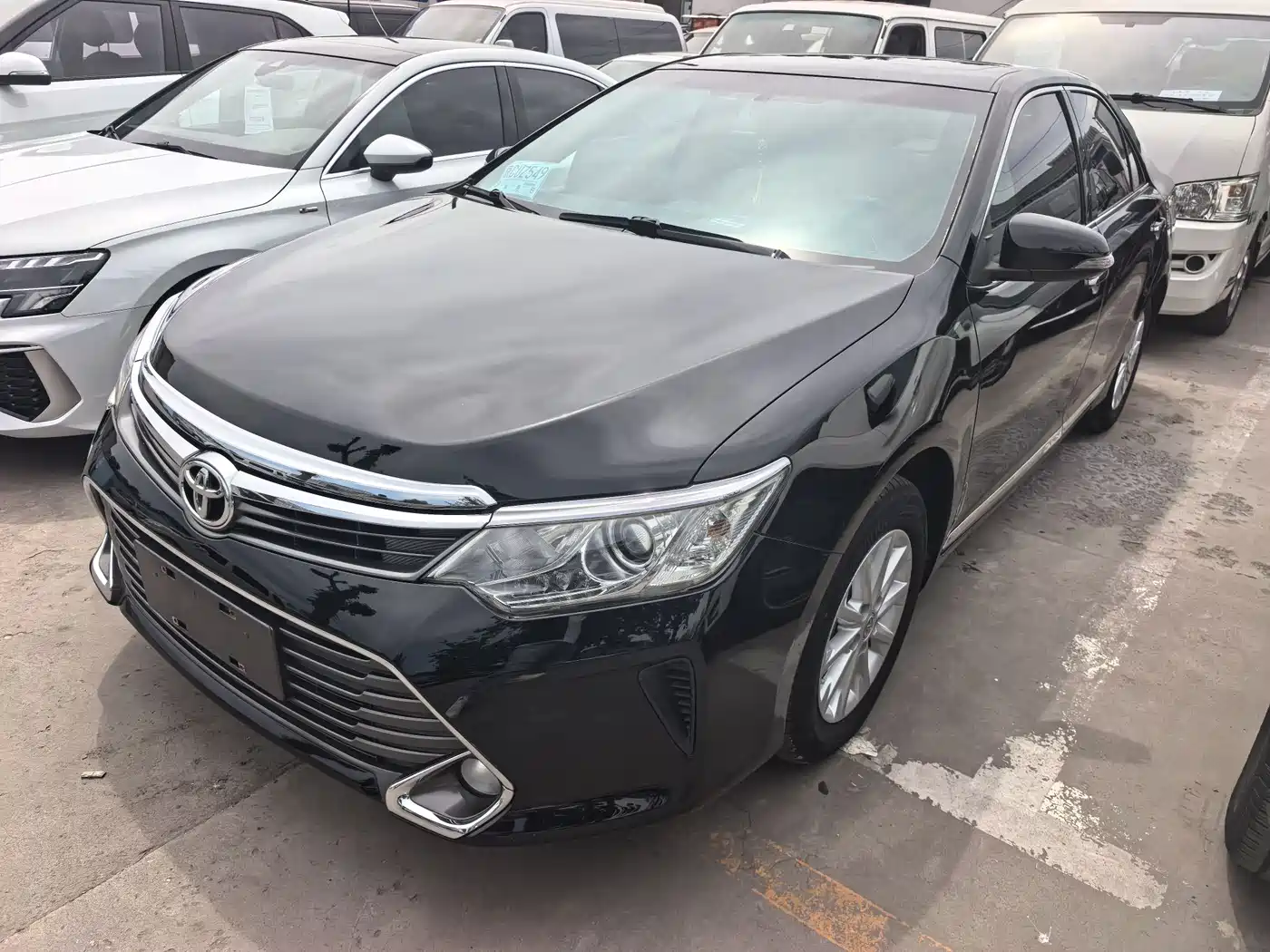 Toyota Camry 2015 2.0G Leading Edition