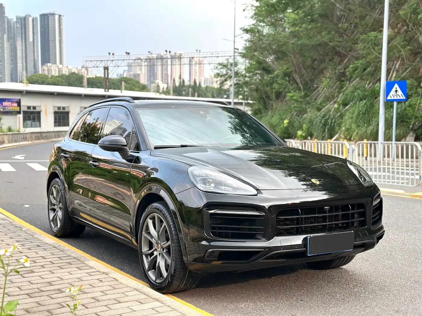 Porsche Cayenne 2023 Cayenne S 2.9T Platinum Edition фото 3