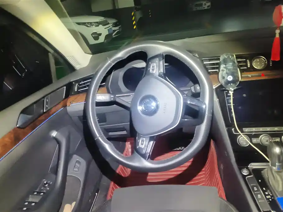Volkswagen Magotan 2018 330TSI DSG Premium фото 15