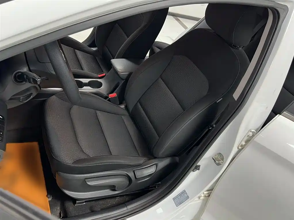 Hyundai Elantra 2016 Model 1.6L Automatic Smart Elite фото 13