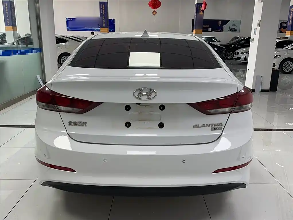 Hyundai Elantra 2016 Model 1.6L Automatic Smart Elite фото 14