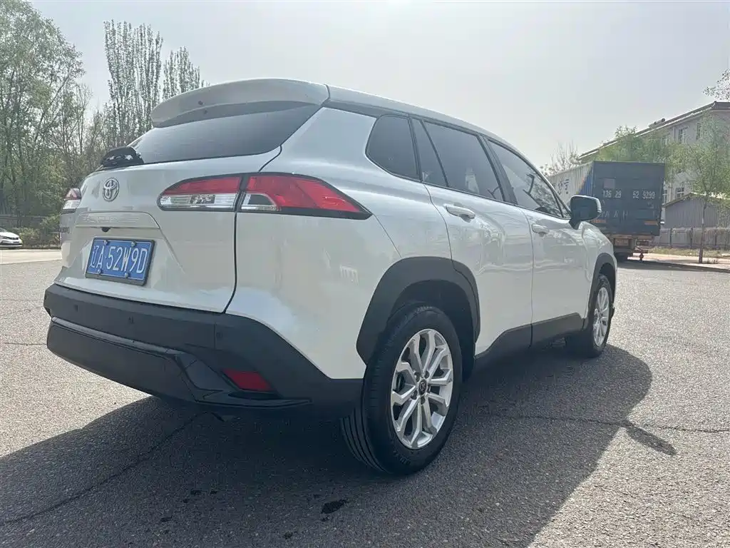 Toyota Frontlander 2024 2.0L CVT Elite Edition фото 4