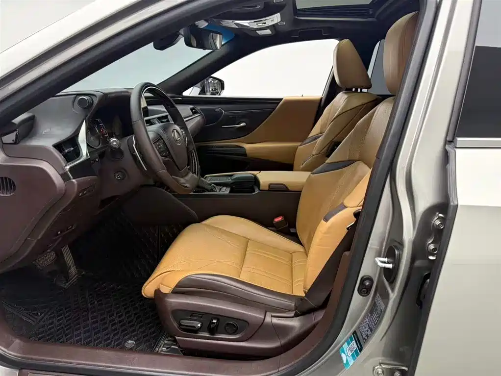 Lexus ES 2020 Model 300h Executive Edition China V фото 7