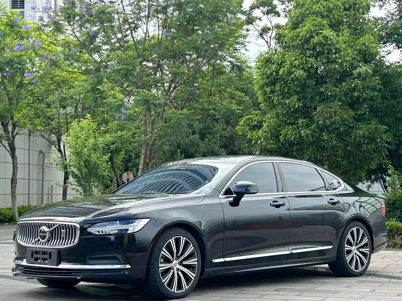 Фото 1 - Volvo S90