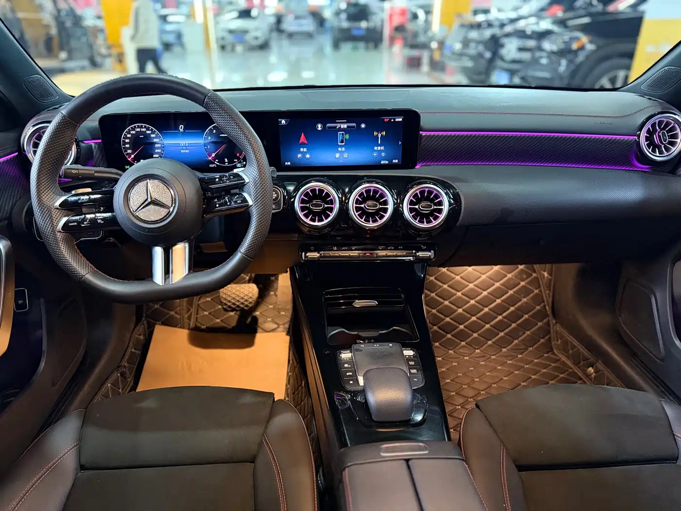 Mercedes-Benz A-Class 2023 A 200 L Fashion фото 8