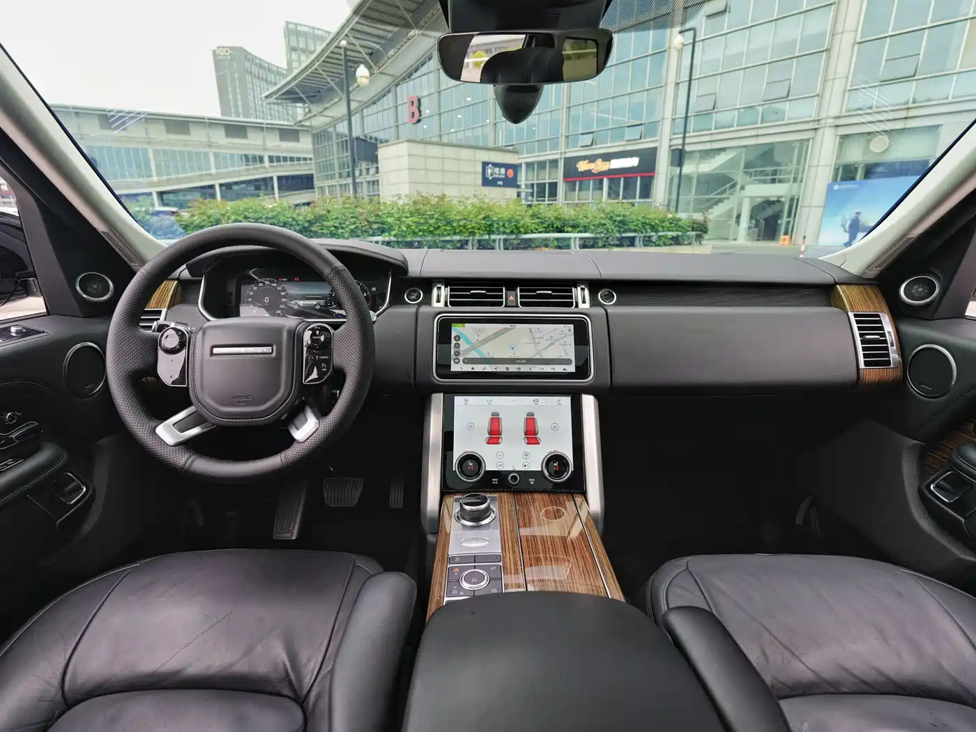Land Rover Range Rover 2019 3.0 SC V6 Golden Age Edition фото 6