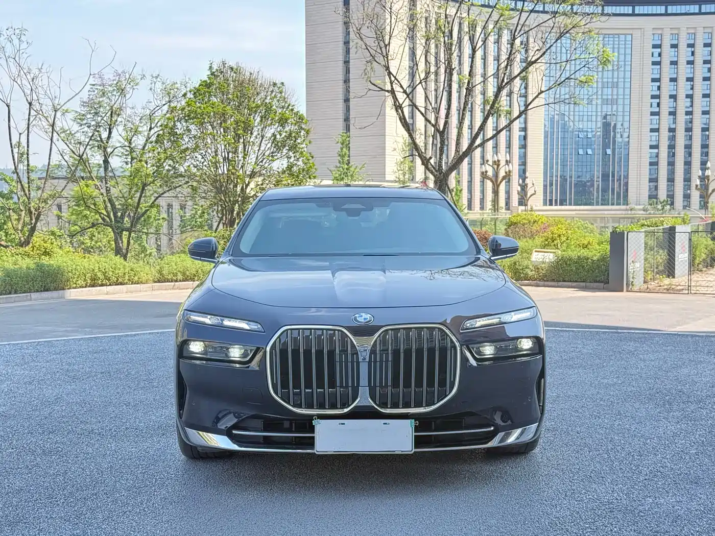 BMW 7 Series 2023 Model 740Li Leading Luxury Package