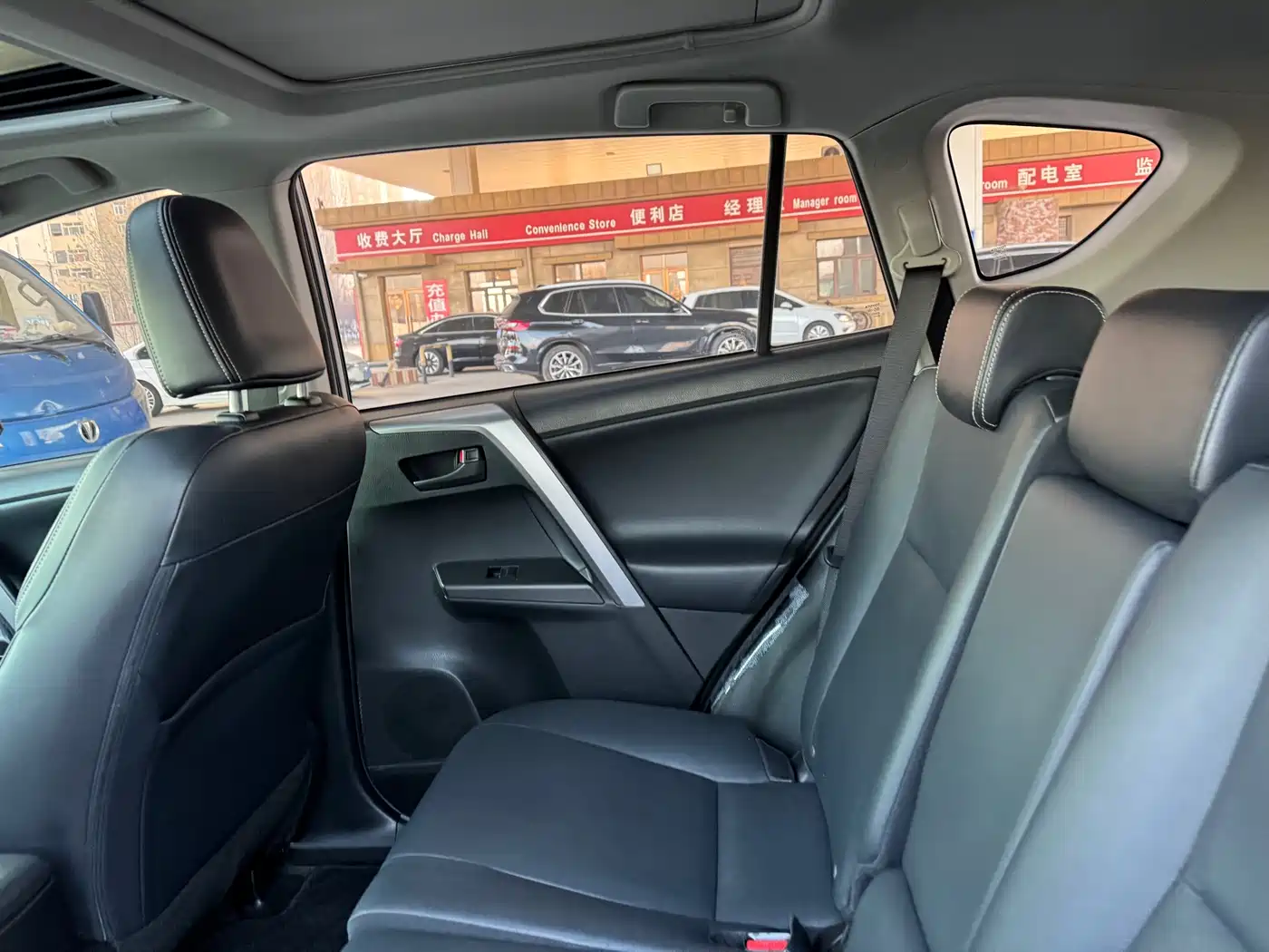 Toyota RAV4 Rongfang 2016 2.5L Automatic 4WD Elite фото 8