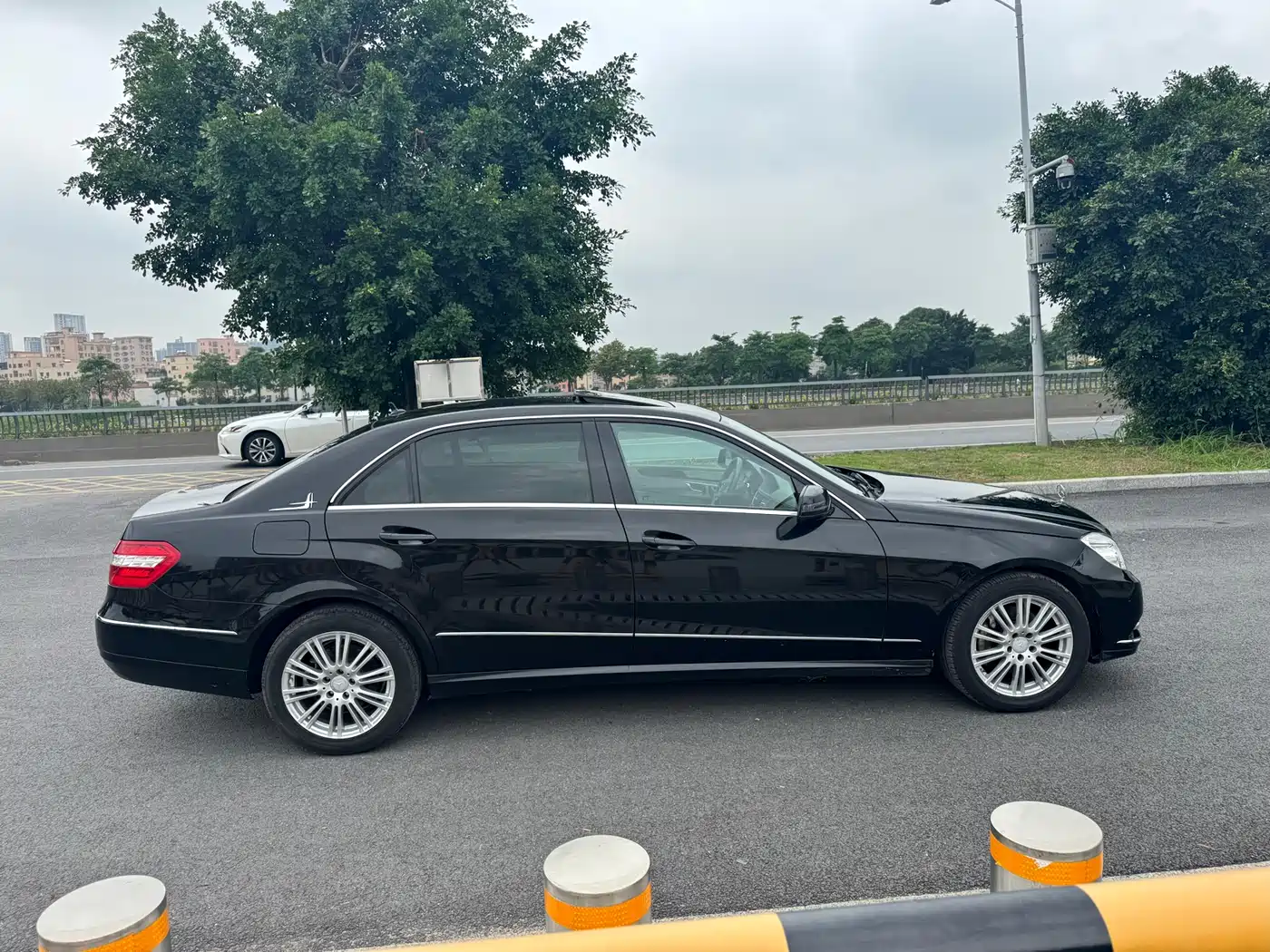 Mercedes-Benz E-Class 2012 E 300 L Fashion Luxury фото 4
