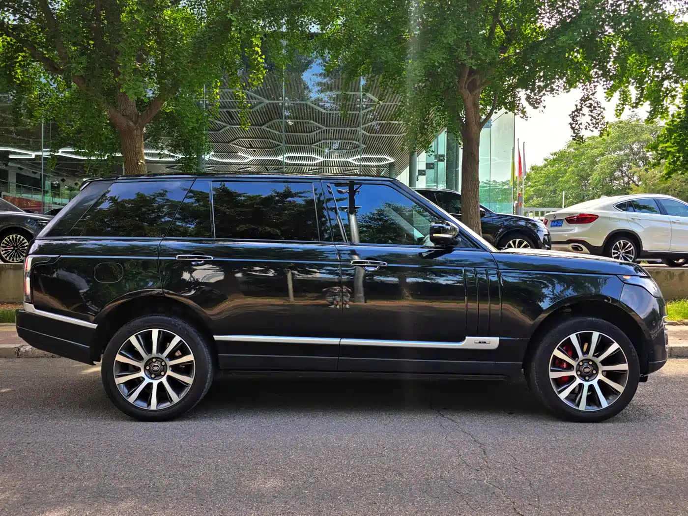 Land Rover Range Rover 2015 5.0 SC V8 AB Prestigious Genesis Extended Edition фото 8