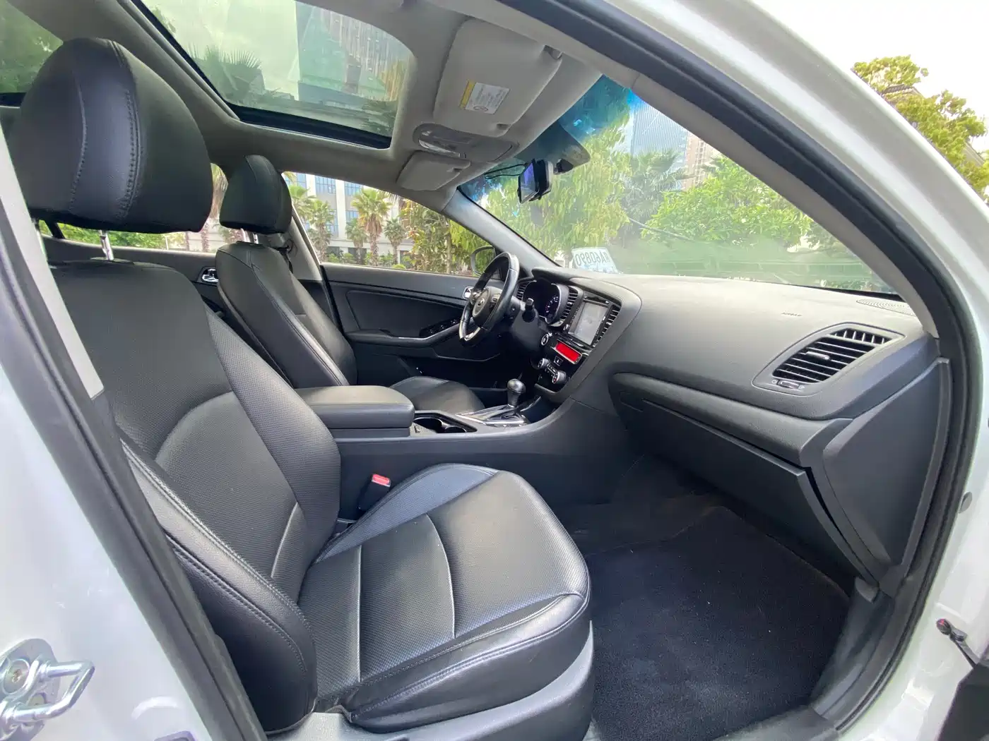 Kia K5 2015 2.0L Automatic LUX фото 12