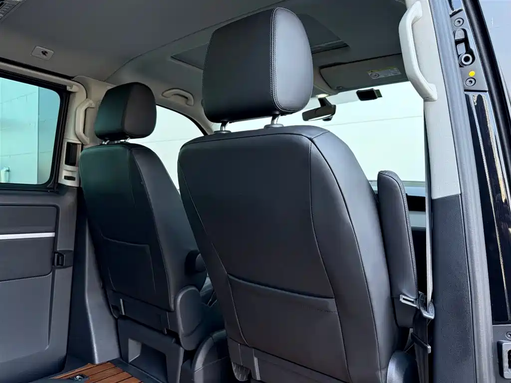 Volkswagen Multivan 2016 2.0TSI 4WD Prestige 7-Seater фото 31