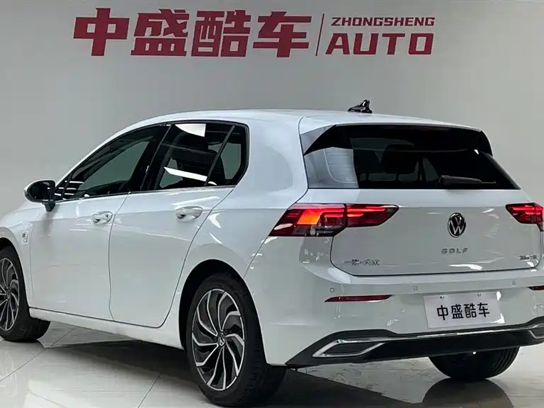 Volkswagen Golf 2023 Facelift 280TSI DSG Pro фото 6