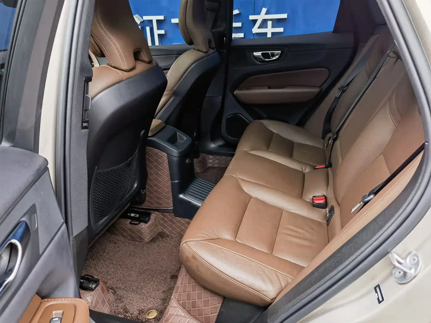 VOLVO XC60 PLUG IN HYBRID