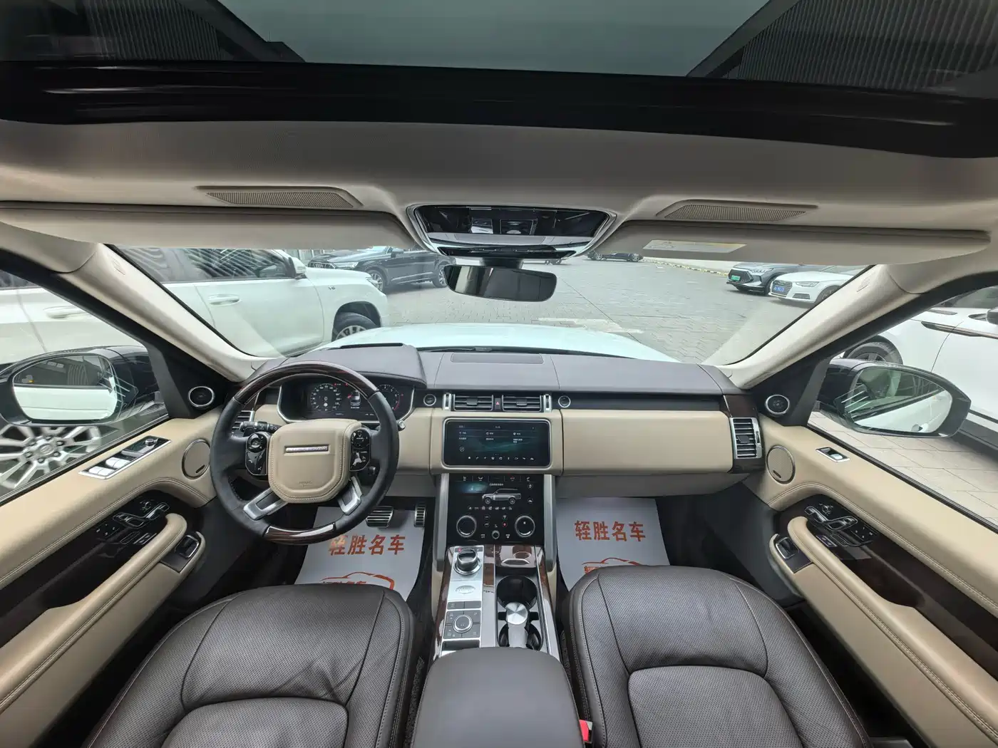 Land Rover Range Rover 2021 3.0 L6 Heritage Edition фото 13