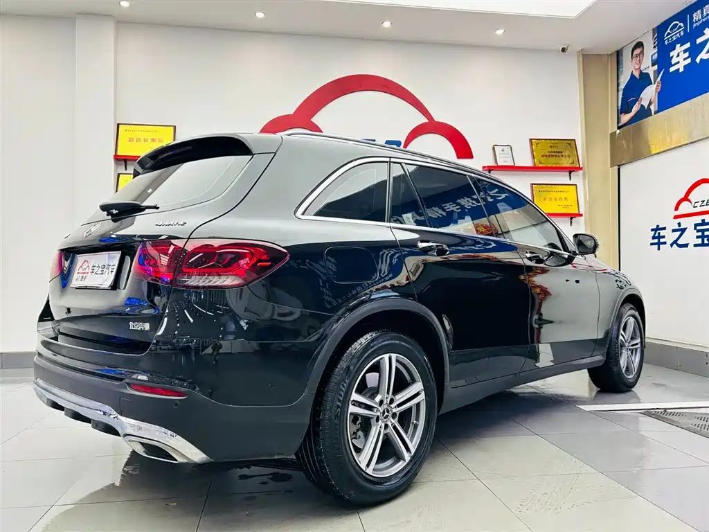 MERCEDES-BENZ GLC
