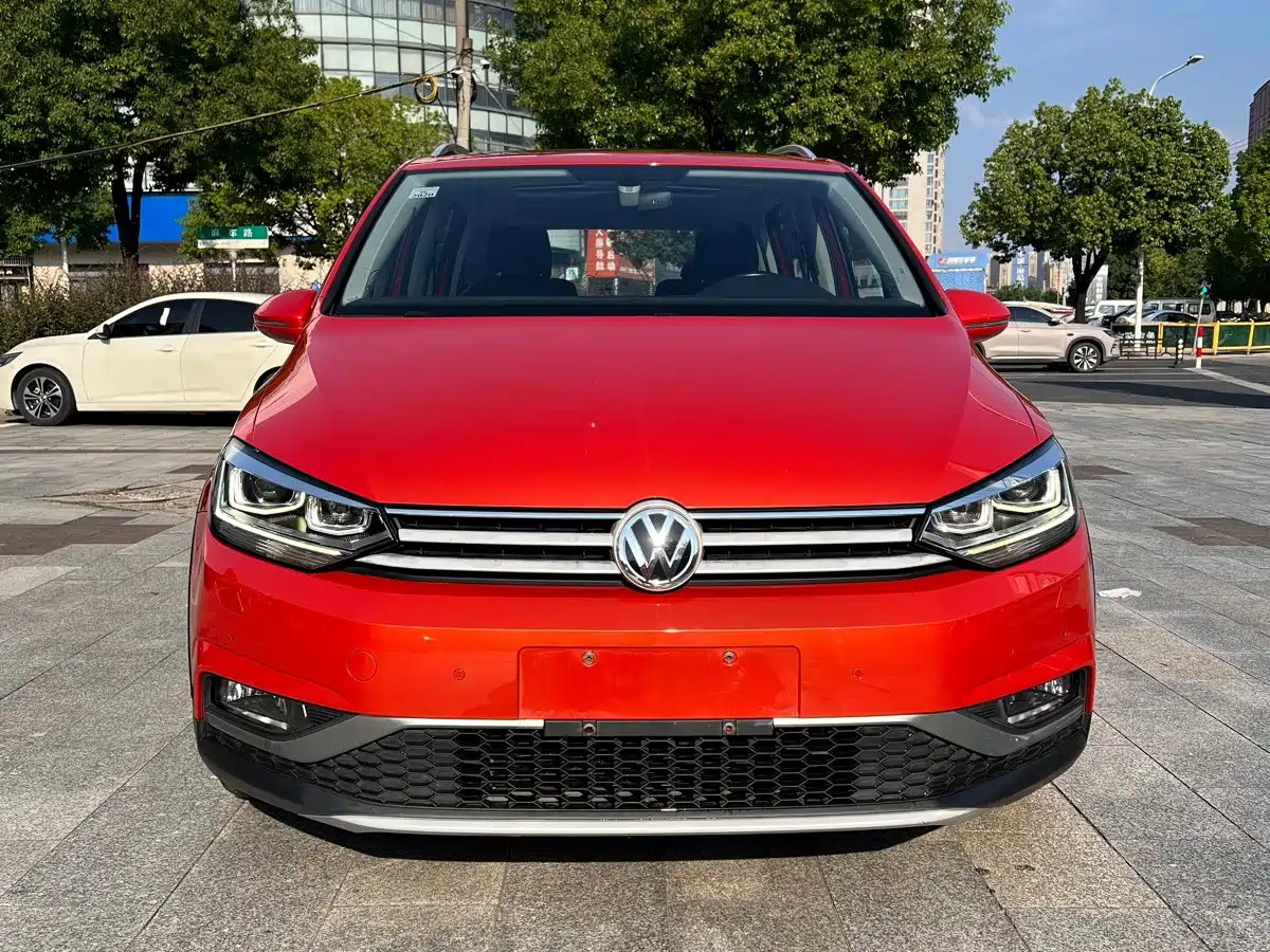 Volkswagen Touran 2018 2018 Touran L 280TSI DSG Frontier Luxury Edition 6-Seater China V