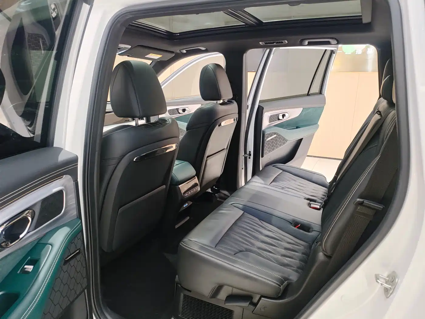 GAC Trumpchi Trumpchi GS8 2022 Dual Engine Series 2.0TM 2WD Premium Edition (7-Seater) фото 11