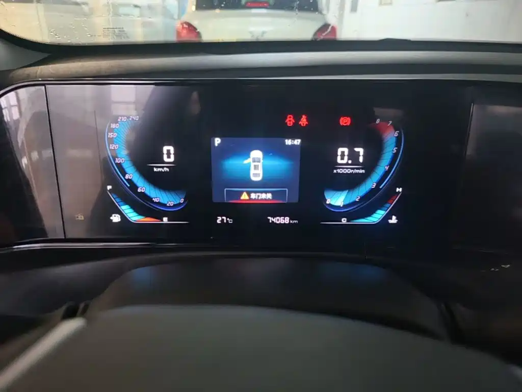 Фото 16 - Changan Eado