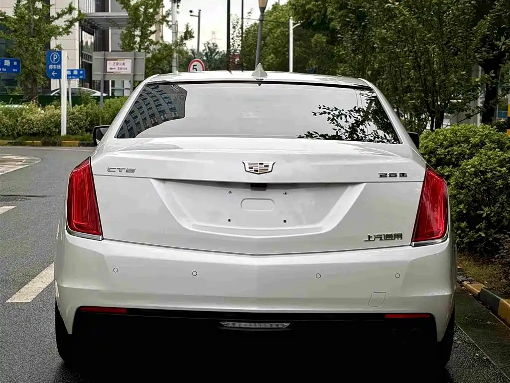Photo 8 - Cadillac CT6